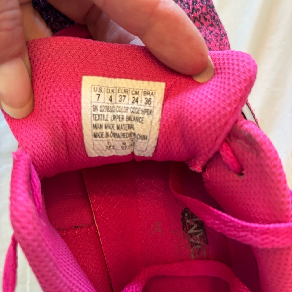 Sketchers lite weight air cool sneakers pink memory foam SZ 7. Worn few times - Picture 8 of 12